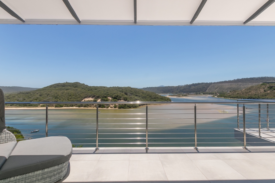 4 Bedroom Property for Sale in Kingfisher Creek Western Cape